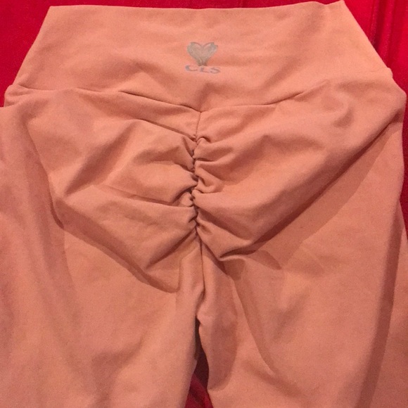 CLS Scrunch Butt Leggings - Picture 4 of 6